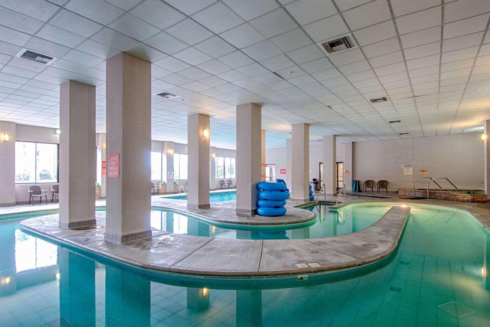 15 Cheap Hotels Near The Track Pigeon Forge for Smart Stays