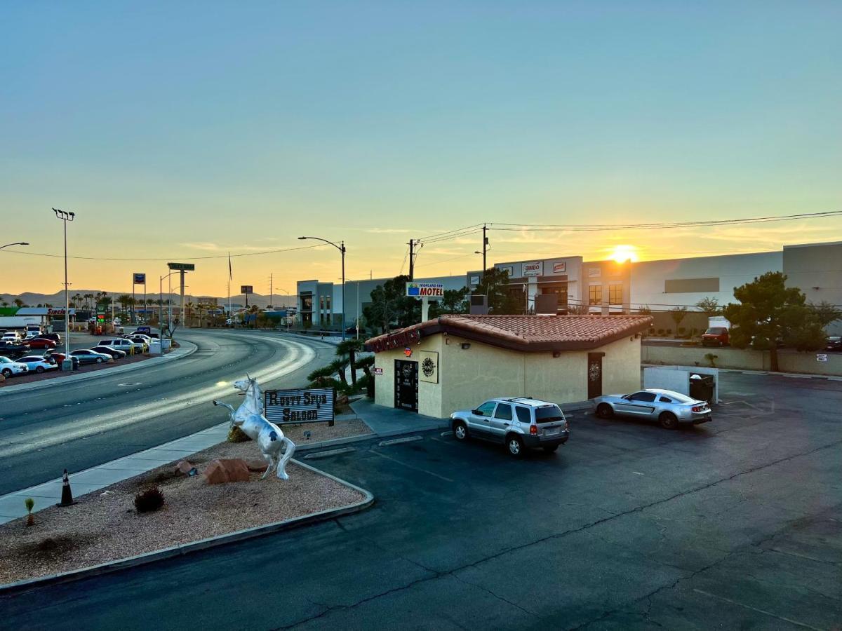 10 Smart Airport Hotels Near Artemus W. Ham Concert Hall
