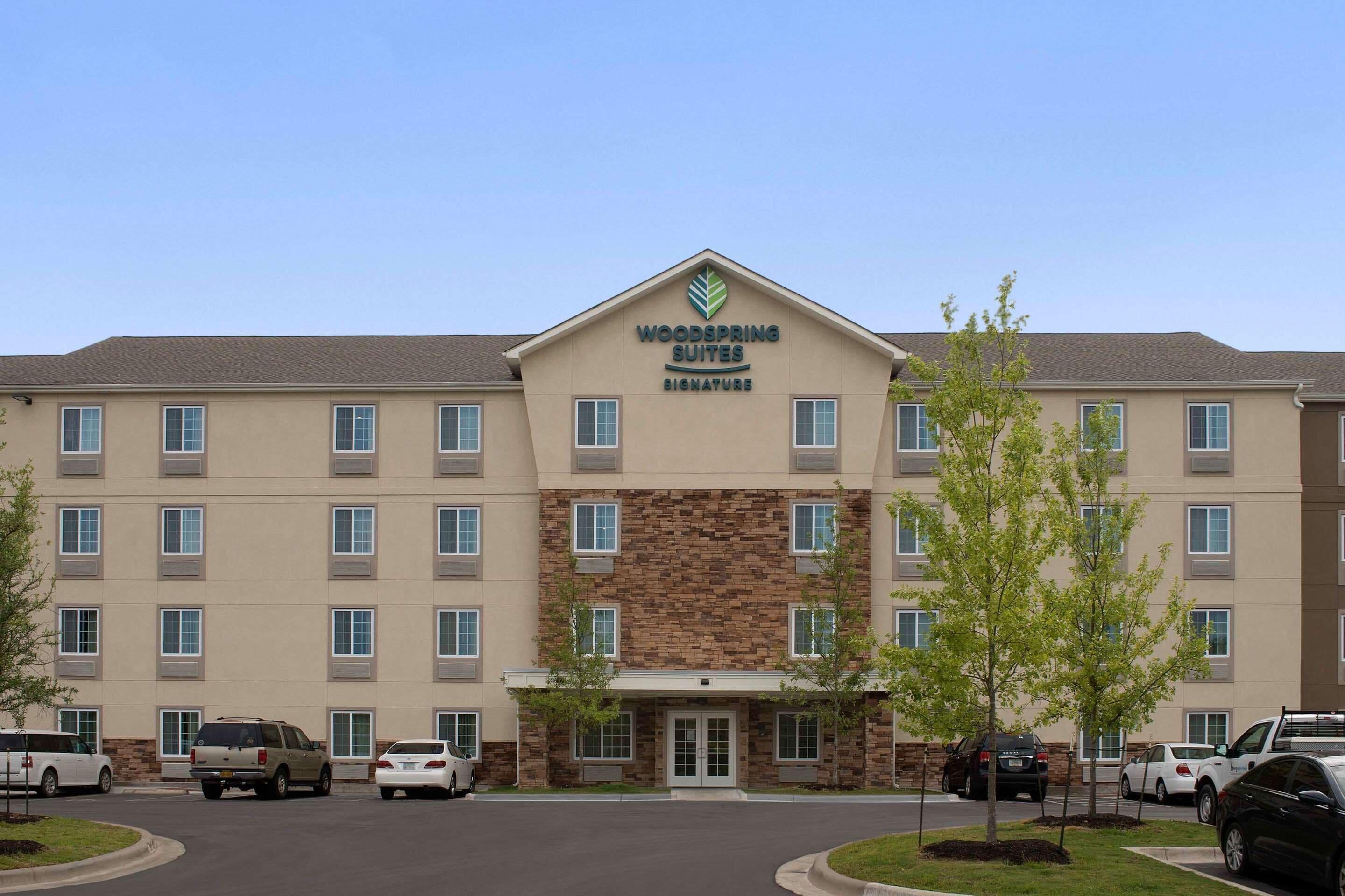 4 Affordable 2-Star Hotels Near Govalle Playground, Austin