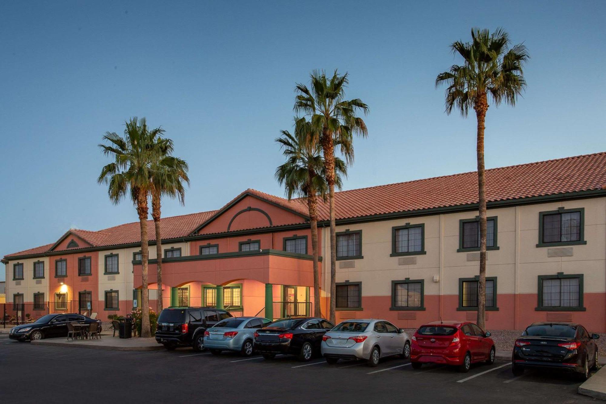 Where to Stay Near Sonoran Desert: 10 Best Budget Hotels