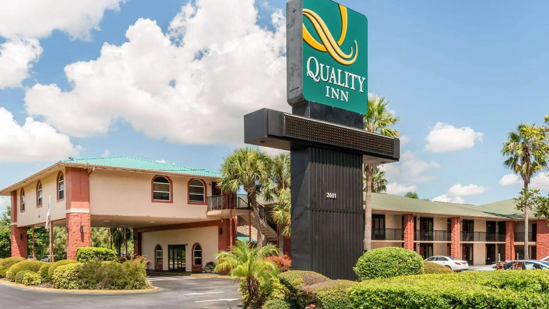Staying Near Shingle Creek Golf Course: 4 Business Hotels Compared