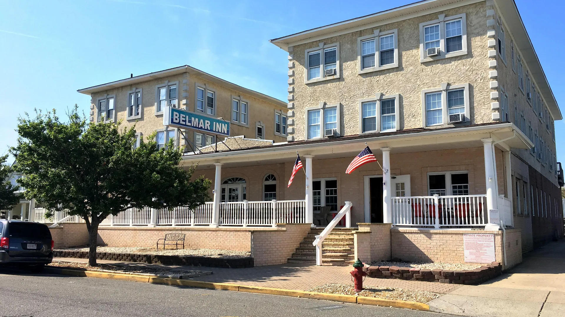 Staying Near Bel-Aire Golf Course: 4 Budget Hotels Compared