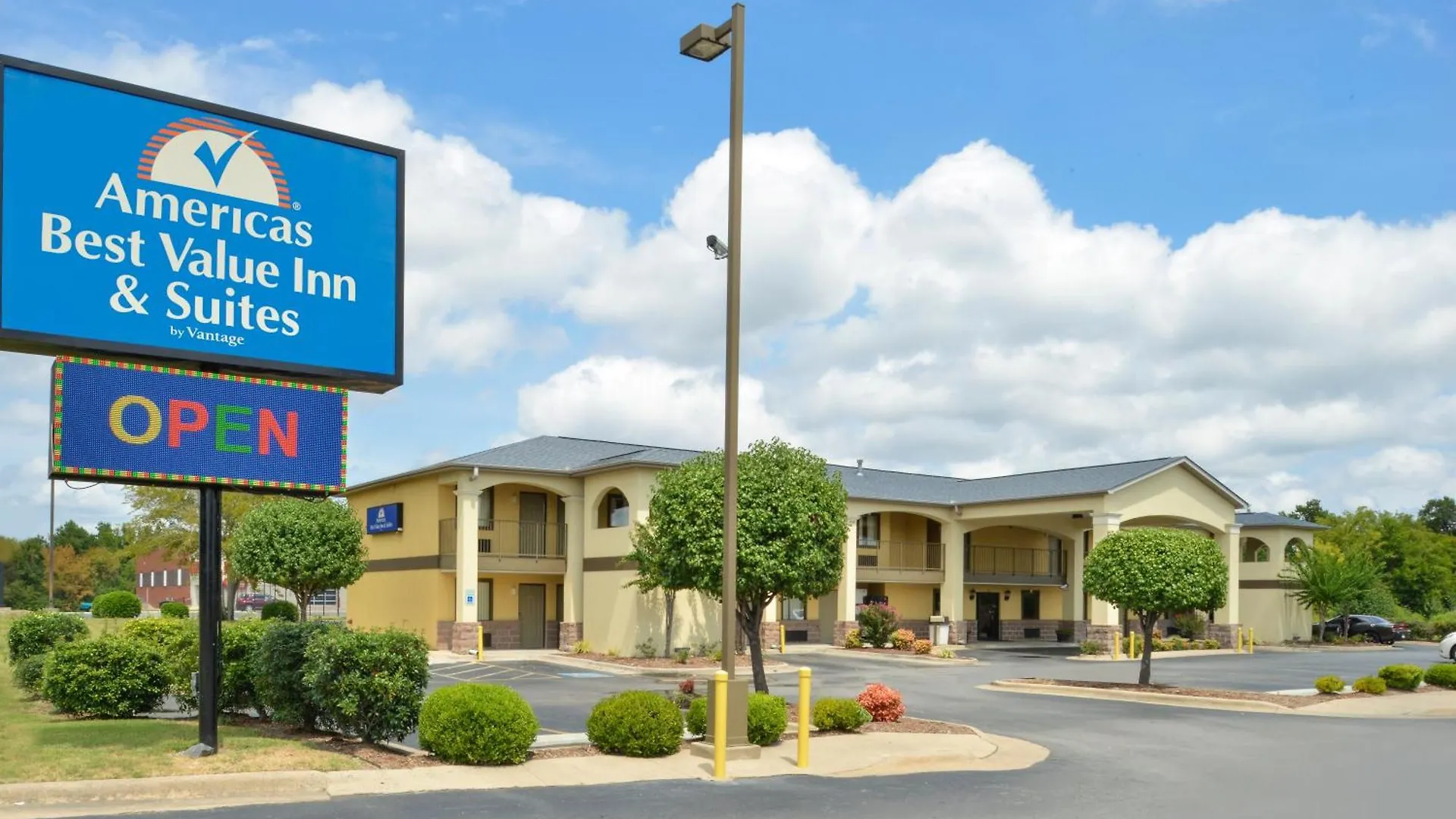 7 Cheap Hotels in Arkansas Worth Booking Right Now