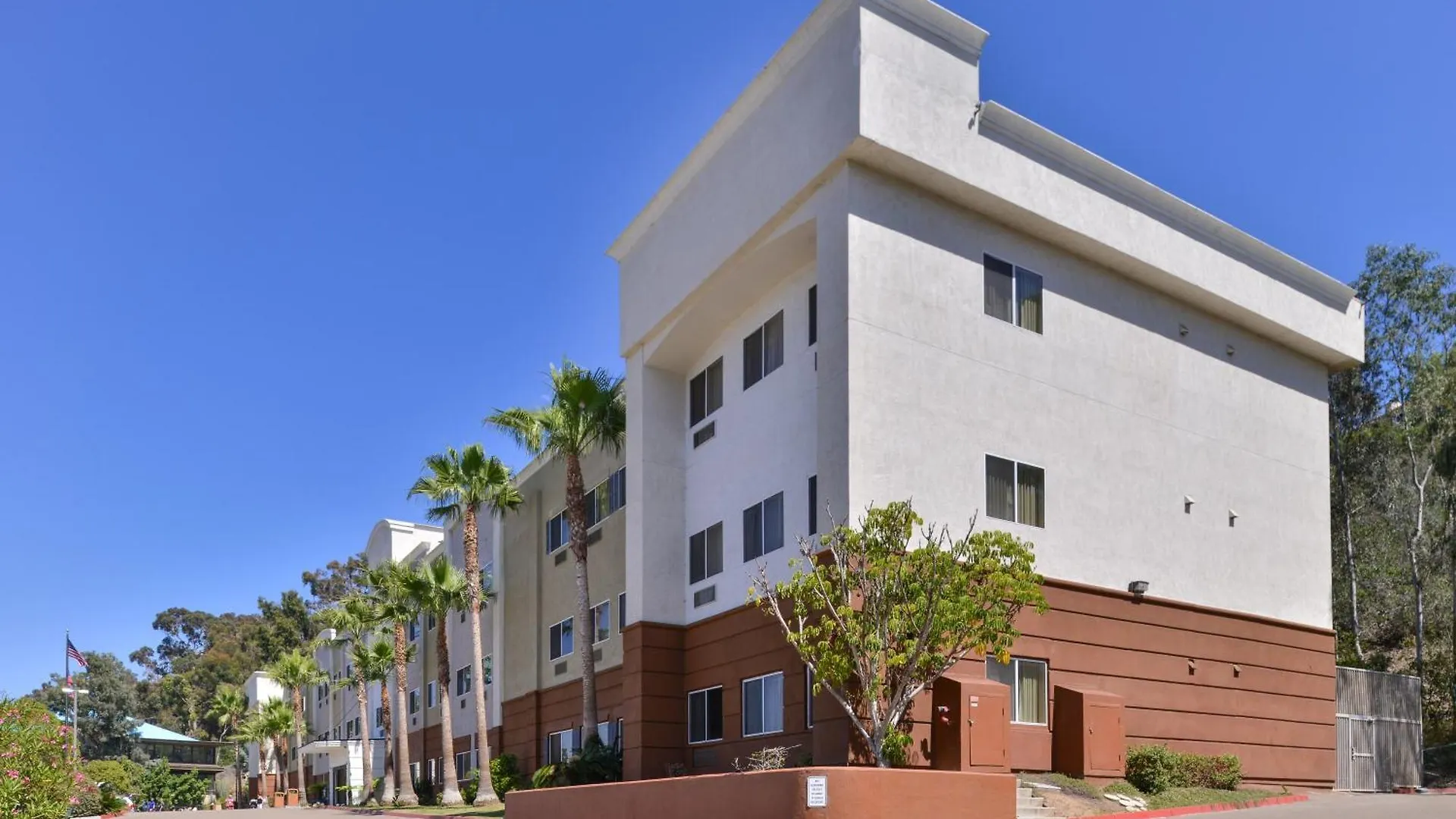 4 Smart Airport Hotels Near Divisionary Theatre Worth Booking
