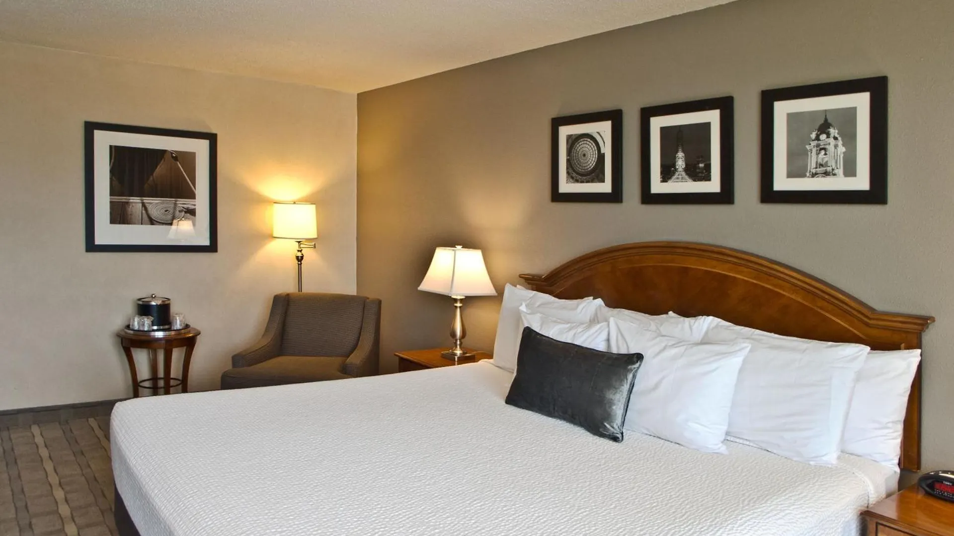 7 Budget Hotels Near Steel Bridge Portland Worth Booking