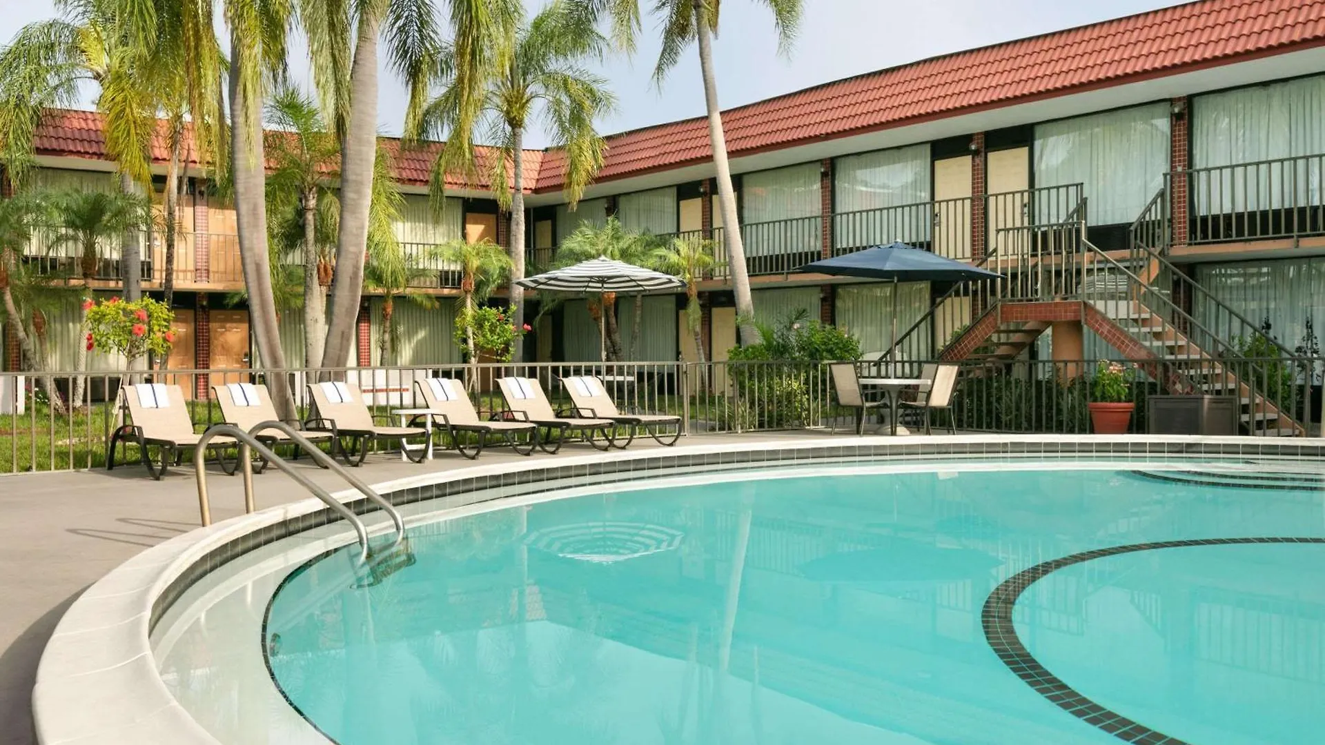 Where to Stay Near Sunshine Mall: 4 Airport Hotels in Largo