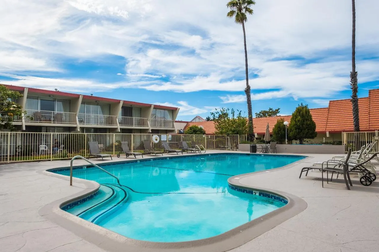 Where to Stay in North Fremont: 4 Airport Hotels Reviewed