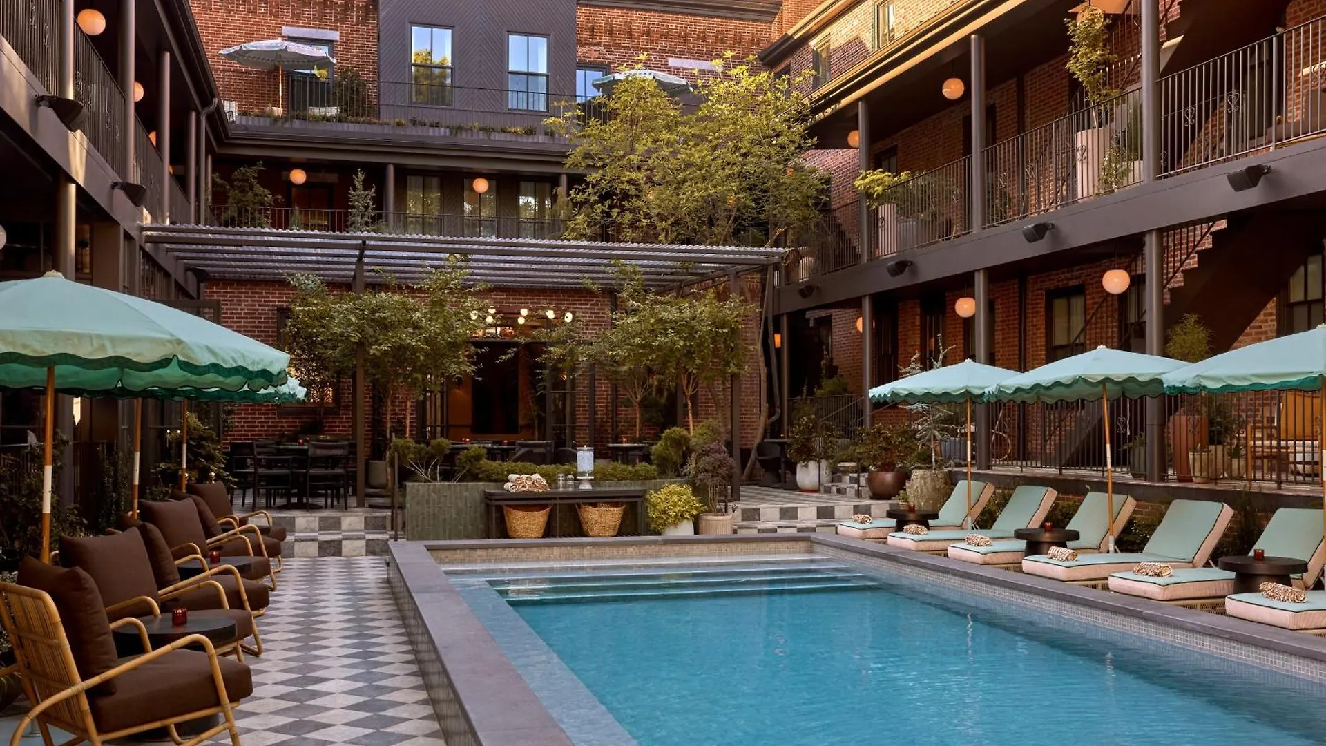 6 Smart Business Hotels Near Franklin Institute Worth Booking