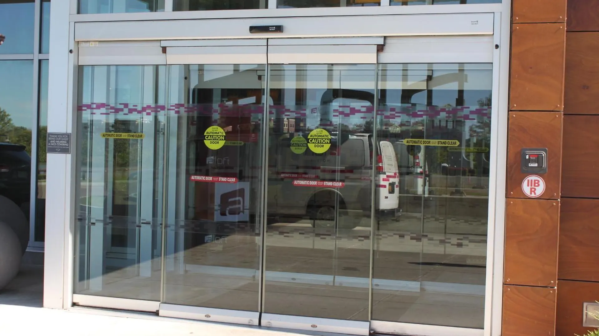 7 Smart Business Hotels Near Destiny USA Worth Booking