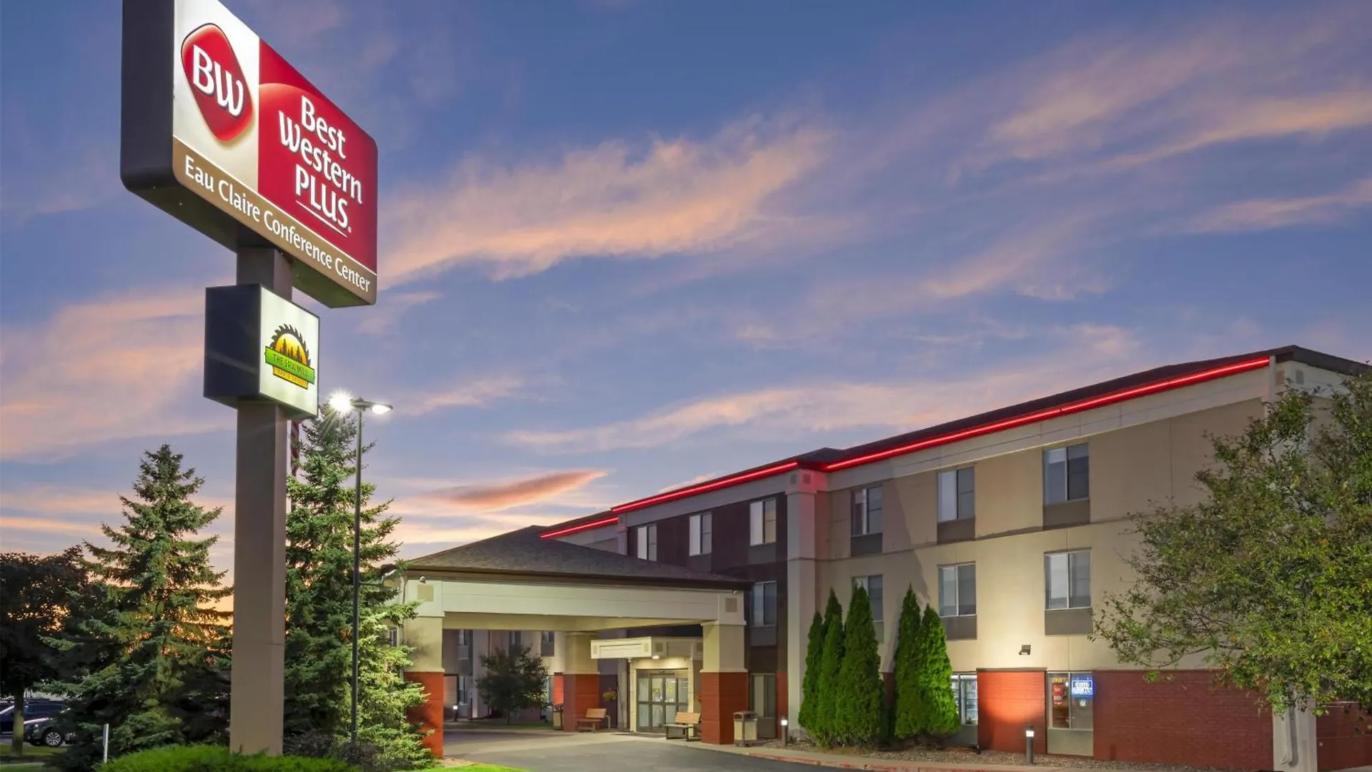 5 Smart Family Hotels Near Hillcrest Golf Club Eau Claire