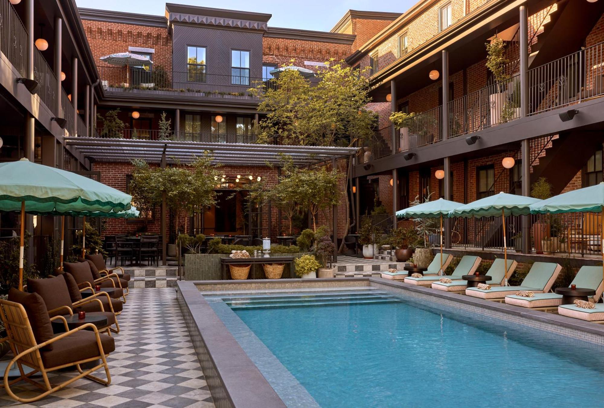 6 Smart Business Hotels Near Franklin Institute Worth Booking